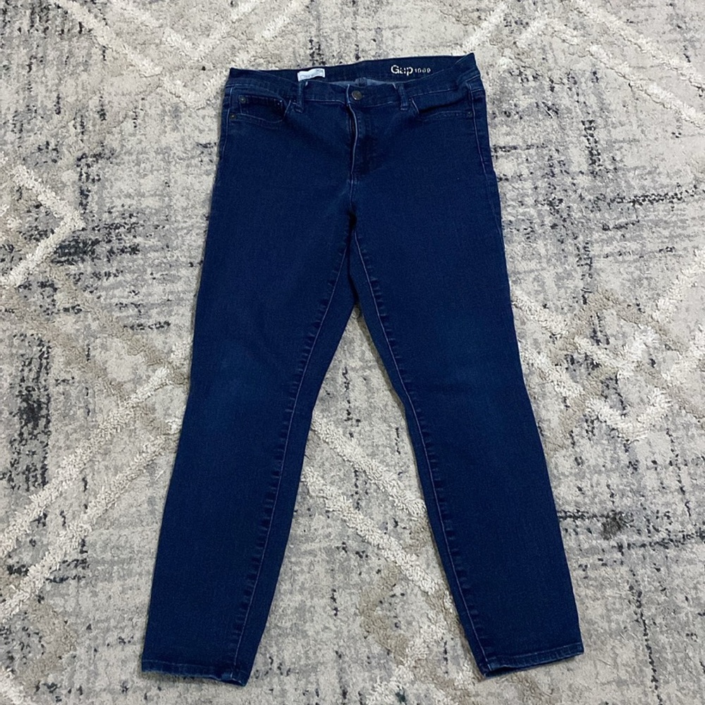 Gap high rise true skinny jeans.
